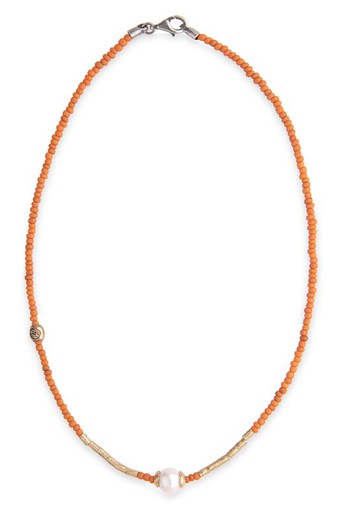 Orangefarbene Kugelkette mit Perle